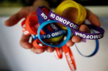 Giornata mondiale contro l’Omotransfobia, perché si celebra il 17 maggio in tutto il mondo