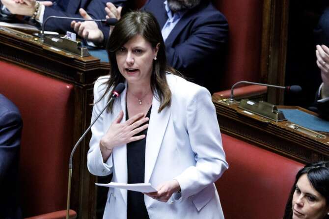 Governo nell’angolo, il Pd porta in aula il Mes