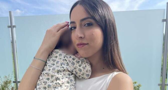 Angelica diventa mamma dopo un tumore raro all’osso sacro, il caso unico al mondo