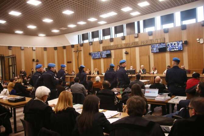 La legge della vittima e il paradigma vittimario, così il giustizialismo lucra sul dolore