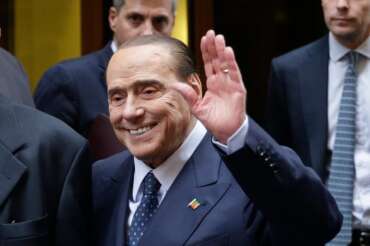 Senza Berlusconi il centrodestra è zero, diventa fascistaglia su posizioni populiste e reazionarie