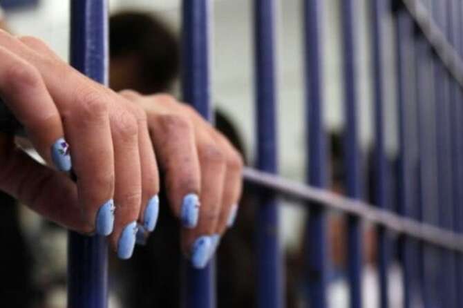 Il dramma delle donne in carcere, anche gli assorbenti sono un lusso: nasce la campagna di donazione