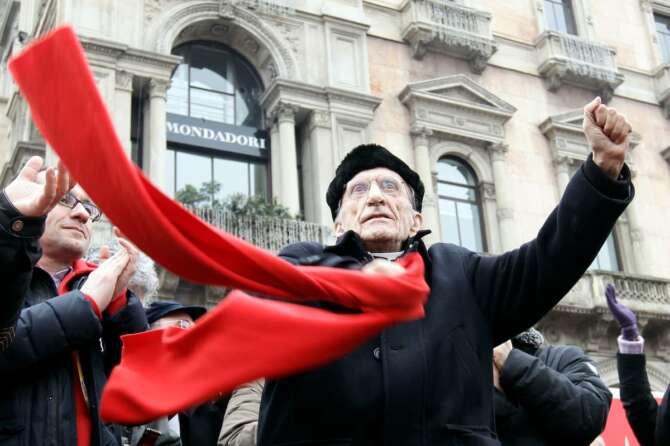 “Don Gallo appariva ovunque ci fosse da schierarsi, sempre dalla parte degli ultimi”, il ricordo del prete di strada di Claudio Calia