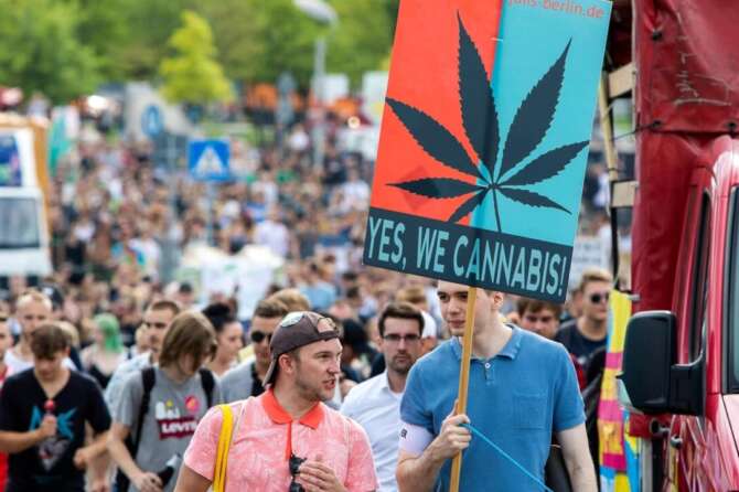 Cara sinistra, basta tabù: ora parla di droghe