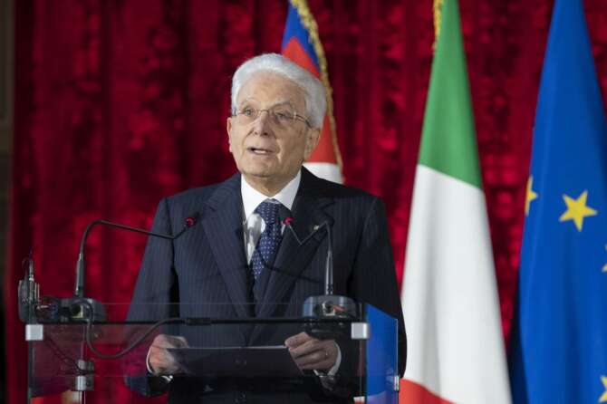 Il richiamo di Mattarella alle toghe: “Prevenire malcostume interno alla magistratura”