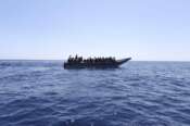 Migranti, l’appello di Seawatch: “L’Italia non alimenti i respingimenti delle persone in Libia”