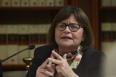 “Impediamo alla destra di trasformare la cittadinanza in identità etnica”, parla Nadia Urbinati