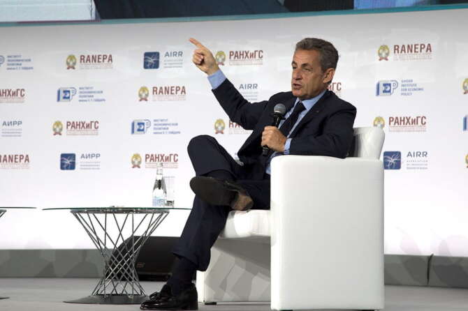 Nicolas Sarkozy condannato a 3 anni di carcere: l’ex presidente francese paga lo scandalo intercettazioni