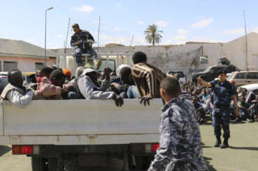 Haftar mostra a Roma quanto è bravo a rastrellare migranti