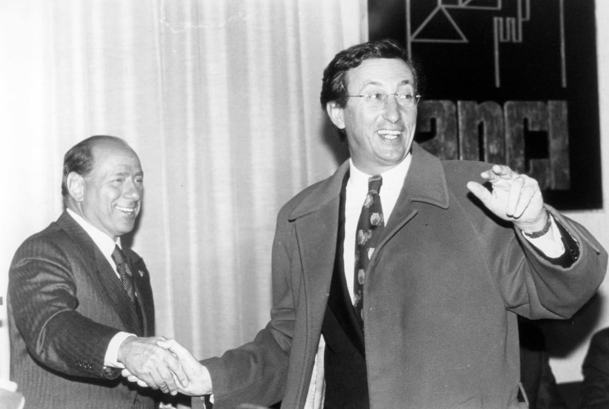 Quando Berlusconi sdoganò la destra: l’Msi fuori dal ghetto dopo l’appoggio a Fini