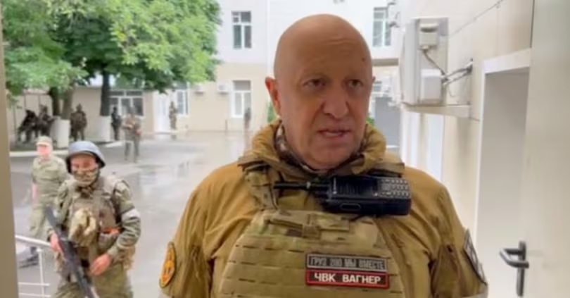 2023-06-24T071553Z_1412771748_RC2JP1AHD34L_RTRMADP_5_UKRAINE-CRISIS-RUSSIA-PRIGOZHIN-ROSTOV-kNQC-102