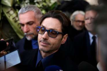 Pier Silvio Berlusconi, la lettera ai dipendenti Mediaset: “Vi ha amato tutti, uno per uno. Guardiamo avanti per lui”