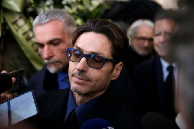 Pier Silvio Berlusconi, la lettera ai dipendenti Mediaset: “Vi ha amato tutti, uno per uno. Guardiamo avanti per lui”