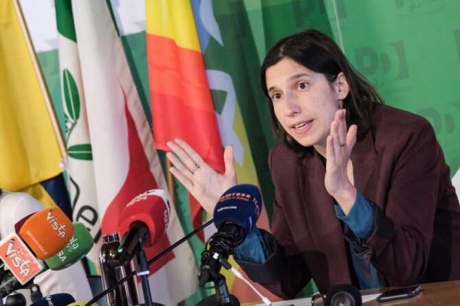 Elly Schlein apre tutte le porte, il Pd riabbraccia Articolo 1: “Dobbiamo tornare a fare la sinistra”