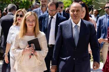 Il monologo di Meloni da Vespa: guerra all’Ue su Mes e difesa degli “amici” di Visegrad, è scontro con Schlein