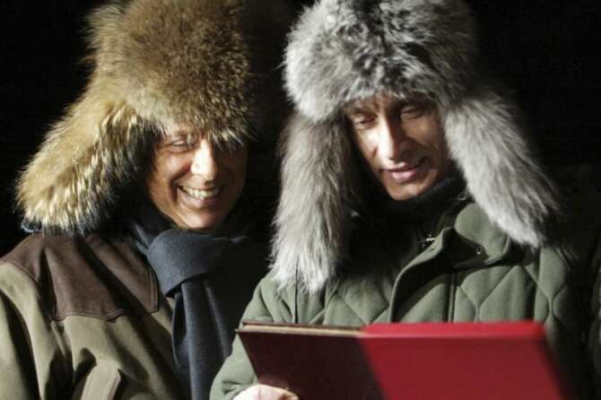 Le ultime volontà di Berlusconi: gli scritti sulla guerra in Ucraina, il testamento e la successione