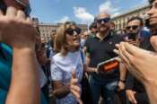 “Io non sono in lutto”: l’Italia contro la cerimonia nazionale per Silvio Berlusconi, proteste e disobbedienze