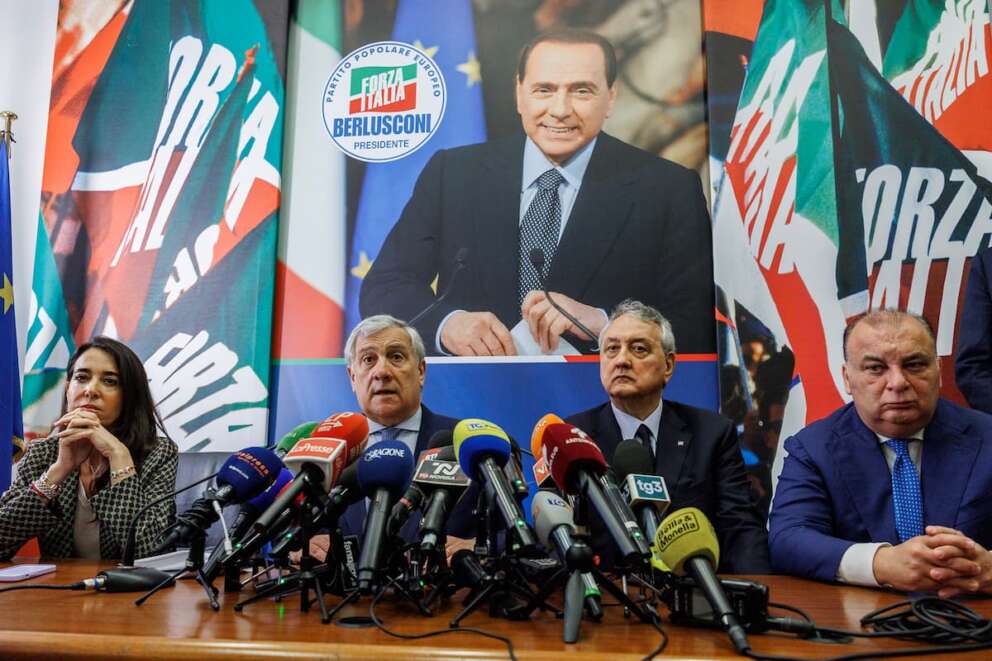 Sondaggi politici: salto in alto di Forza Italia dopo la morte di Berlusconi, l’indagine Quorum/Youtrend