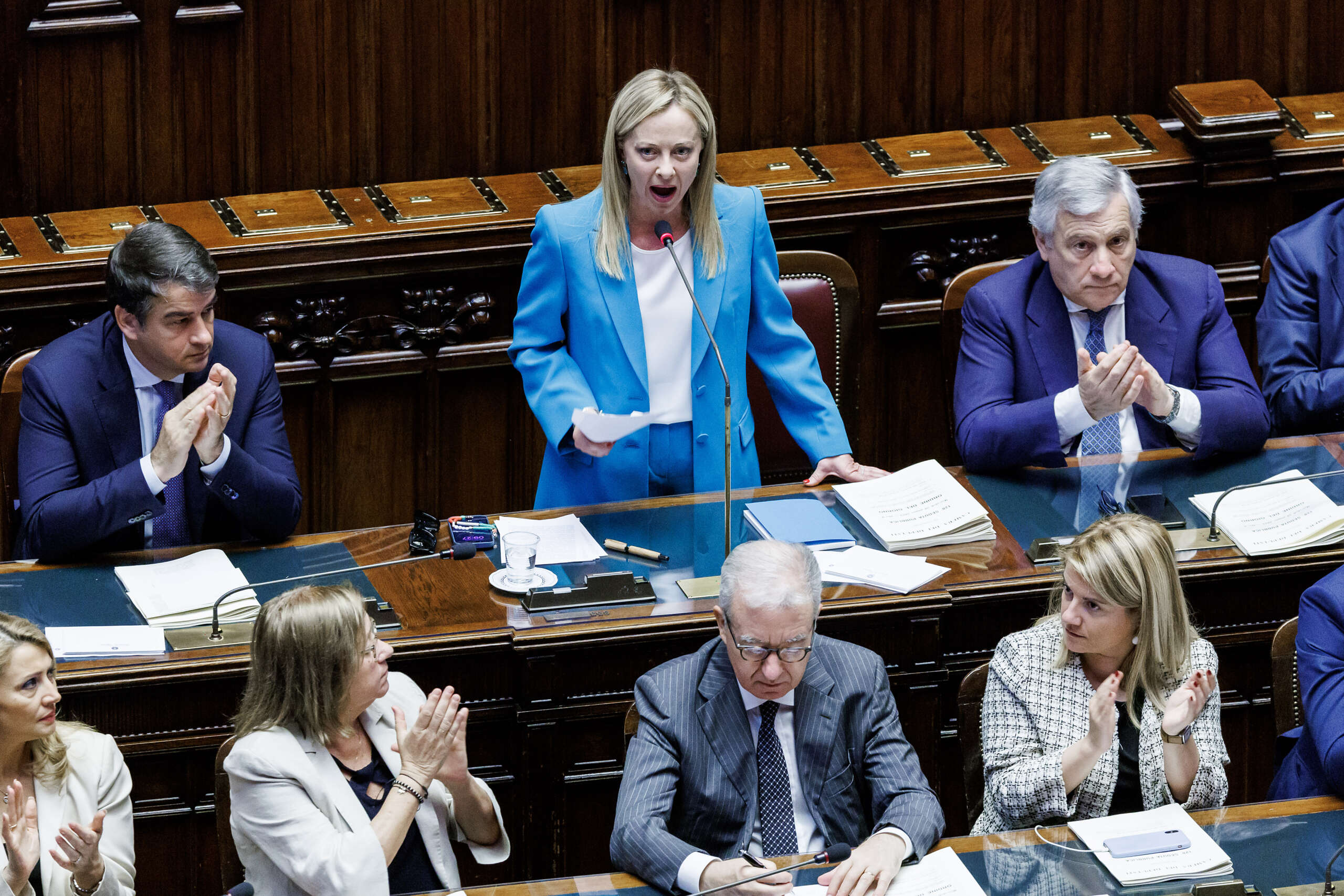 Meloni si scaglia contro i pacifisti, ma sul Mes fa la vaga…