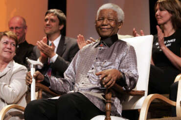 Chi era Nelson Mandela, il garantista molto Luther King e poco “Che” Guevara