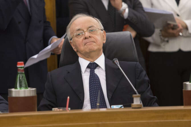 Davigo condannato, ma cosa c’entra la linea difensiva sul favoreggiamento della prostituzione?