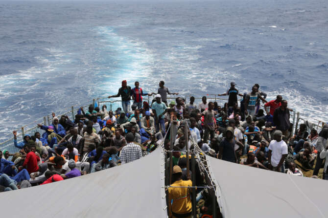 Ostacolare i soccorsi in mare è disumano