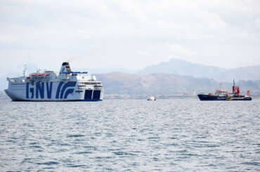 Cosa è successo sulla Galata Seaways, la nave sequestrata da dirottatori al largo di Ischia