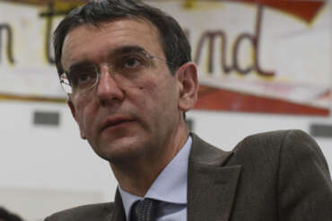 Intervista ad Alfredo D’Attorre: “Meloni subalterna a Washington, pensa di fare la guerra a Putin?”