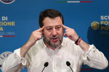 Permessi a tempo per chi lavora, la Lega si rimangia la sanatoria