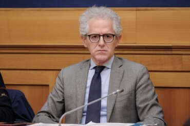 Caos Pd, il pacifista (non iscritto) Ciani vicepresidente Dem alla Camera scuote il partito: cambia la linea su Kiev?