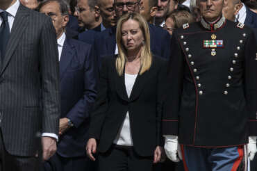 Così Giorgia Meloni rivendica l’eredità di Berlusconi, al via la guerra di successione