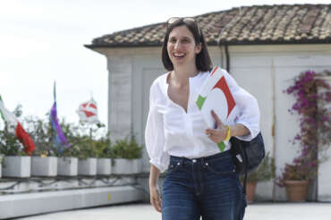 De Micheli incalza Elly Schlein: “Con l’Unità si deve dialogare”