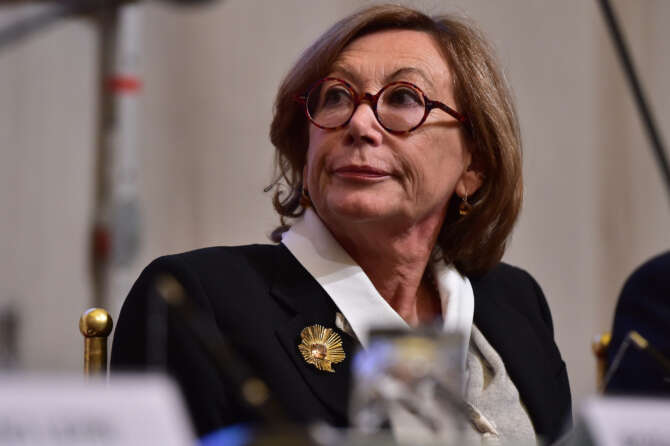 Intervista a Emma Fattorini: “Da Silvestrini a Zuppi: la diplomazia vaticana è ancora in campo”