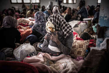 Come si muore nei lager libici, il video delle torture finanziate dall’Italia: Meloni, è questo il Piano Mattei?