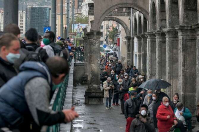 Istat, un italiano su 4 a rischio povertà