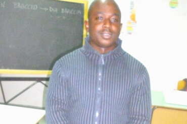 Clochard ammazzato di botte, convalidato il fermo dei 16enni di Pomigliano: “Prima il batti cinque con Frederick, poi il pestaggio…”