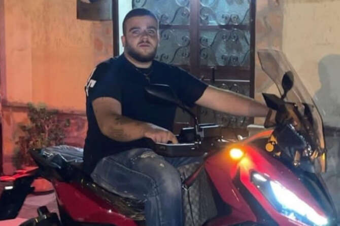 Ucciso a coltellate per una ragazza contesa, fermato il killer di Giuseppe: in passato problemi con la giustizia e liti social con la vittima