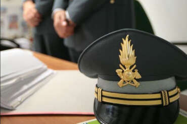 Badante incassa pensione della donna che assistiva: “150mila euro, era morta da 10 anni”