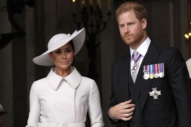 Harry e Meghan, le voci sul divorzio e Spotify che chiude il podcast: “Scarsa produttività”