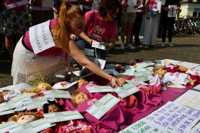 Gpa, no alla trascrizione per bimbo con due papà