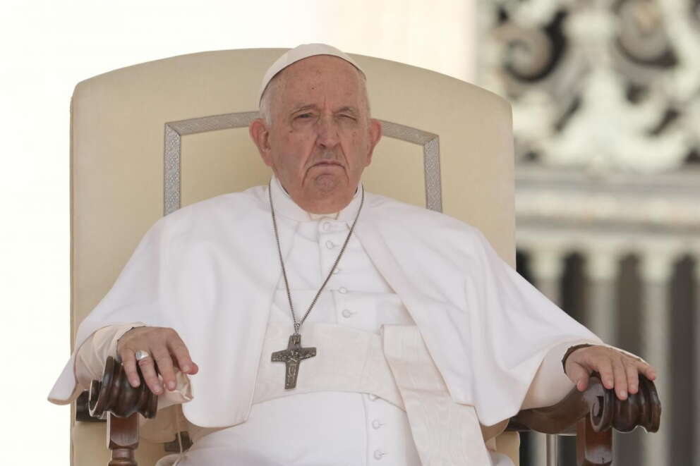 Che cos’è la laparotomia, l’intervento che dovrà fare Papa Francesco al Gemelli: in ospedale per qualche giorno