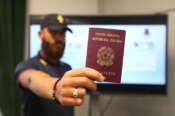 Caos passaporti, fino a 7 mesi per un rinnovo: c’è chi rinuncia e punta a mete a portata di Carta di Identità