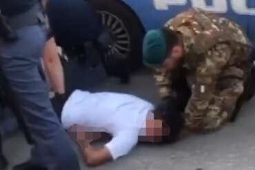 Verona, bloccato faccia a terra dalla polizia