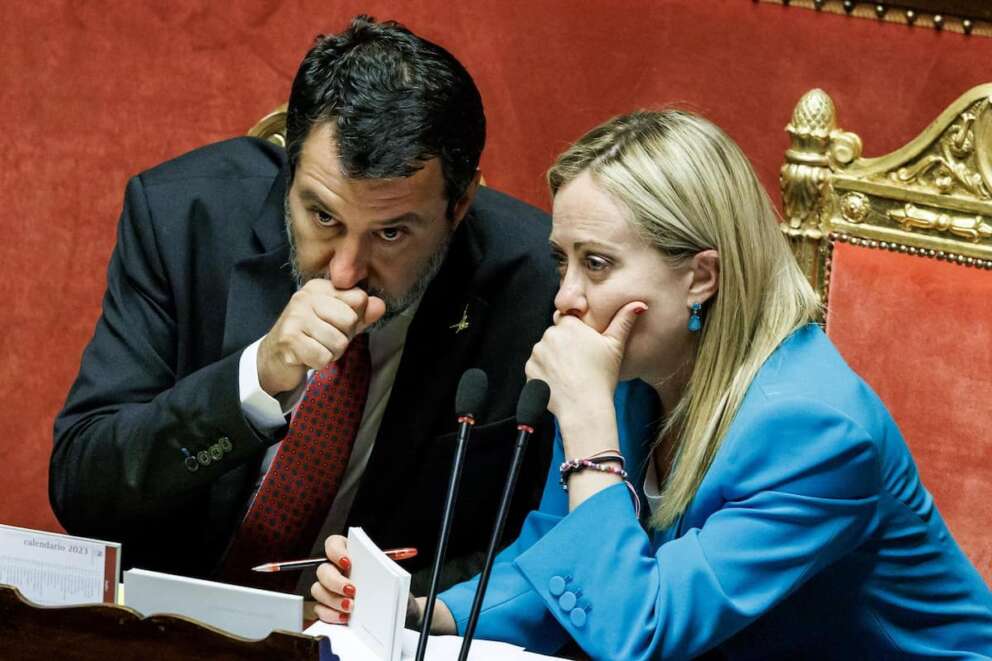 Meloni-Salvini sconfitti sul Mes, passa la ‘linea morbida’ nella maggioranza sulla ratifica: sospensiva di “soli” 4 mesi