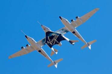 Turismo spaziale, al via i primi lanci commerciali: a bordo tre italiani