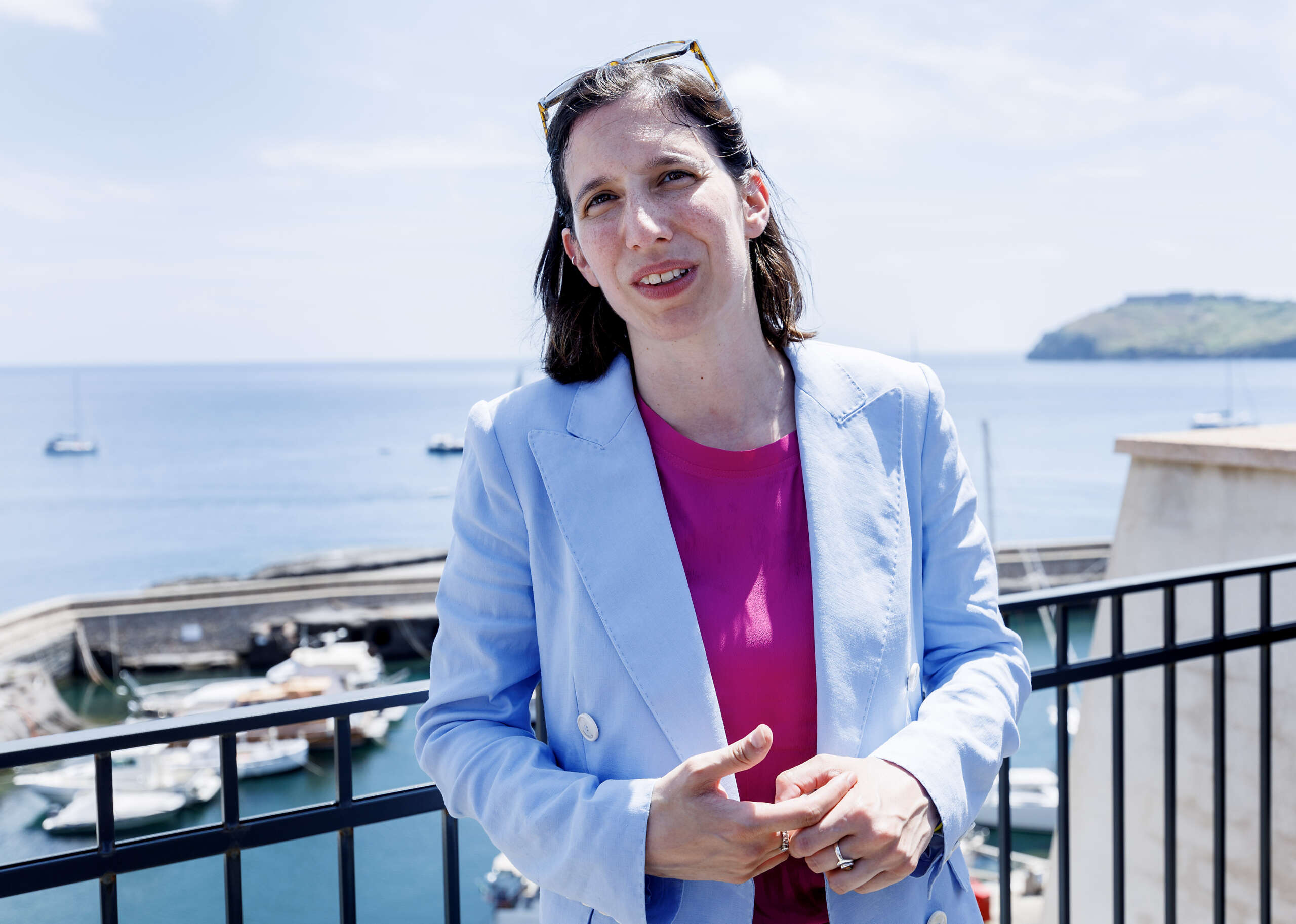 Schlein sfida De Luca nella sua terra: a Napoli la segretaria va all’assalto dell’autonomia differenziata