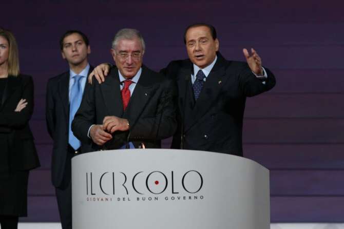 Dell’Utri sconvolto dal testamento di Berlusconi: “Non faccio che piangere da stamattina, era come un fratello”