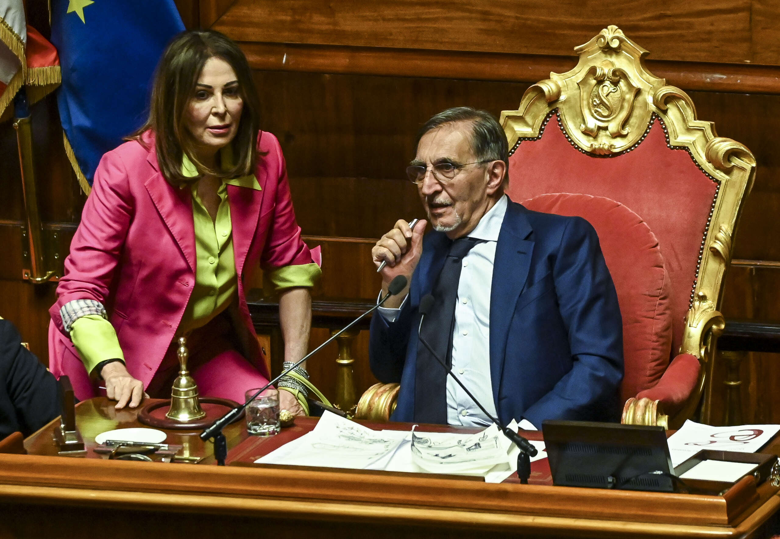 Altro che Conte e Schlein: i veri nemici della Meloni sono La Russa e Santanché