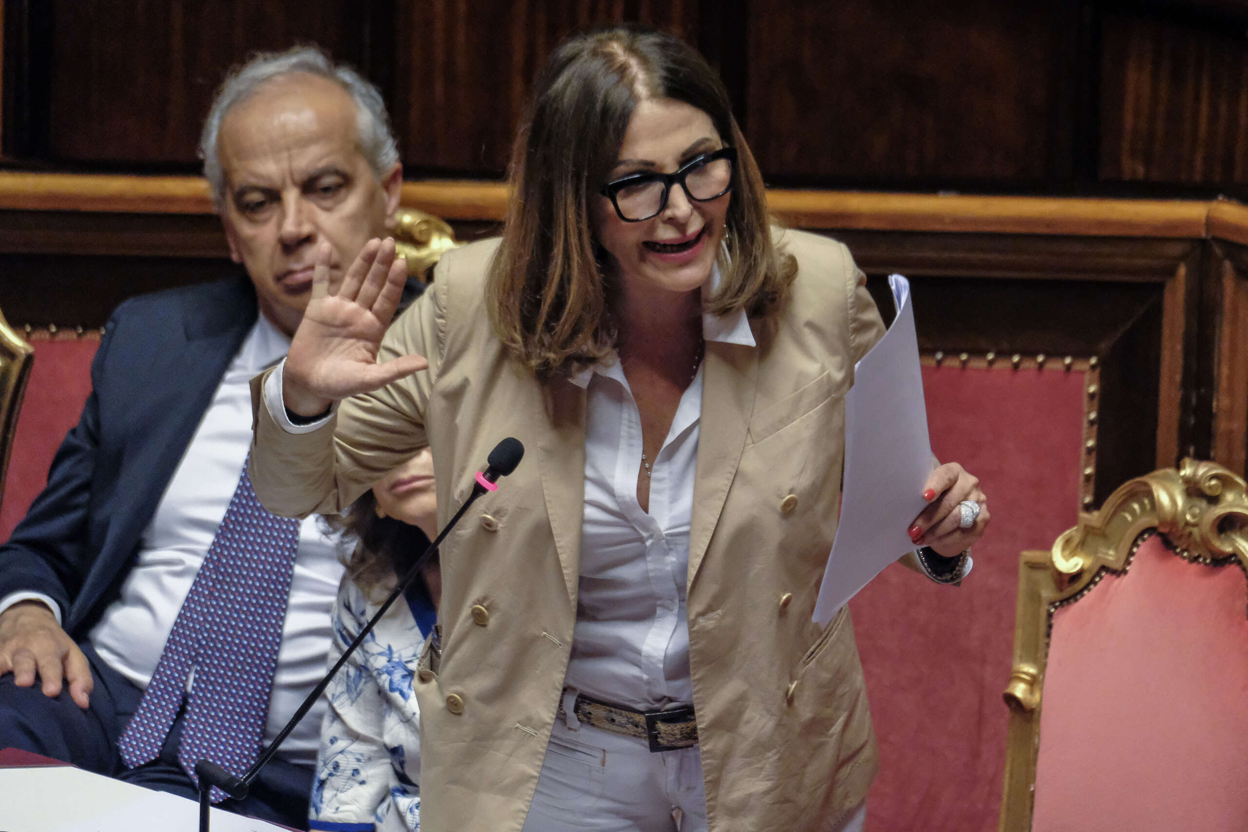 Perché la Santanché ha saputo di essere indagata dai giornali