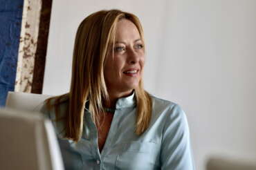 Meloni perde 500 milioni per gli studenti ma si sblocca la terza rata del PNRR